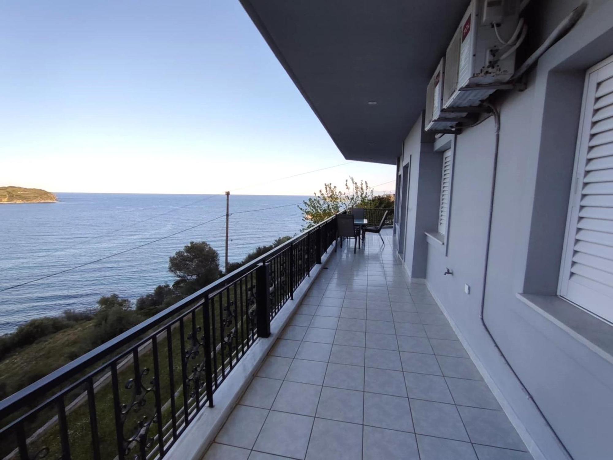 Aegean Beachfront Petriai Екстер'єр фото